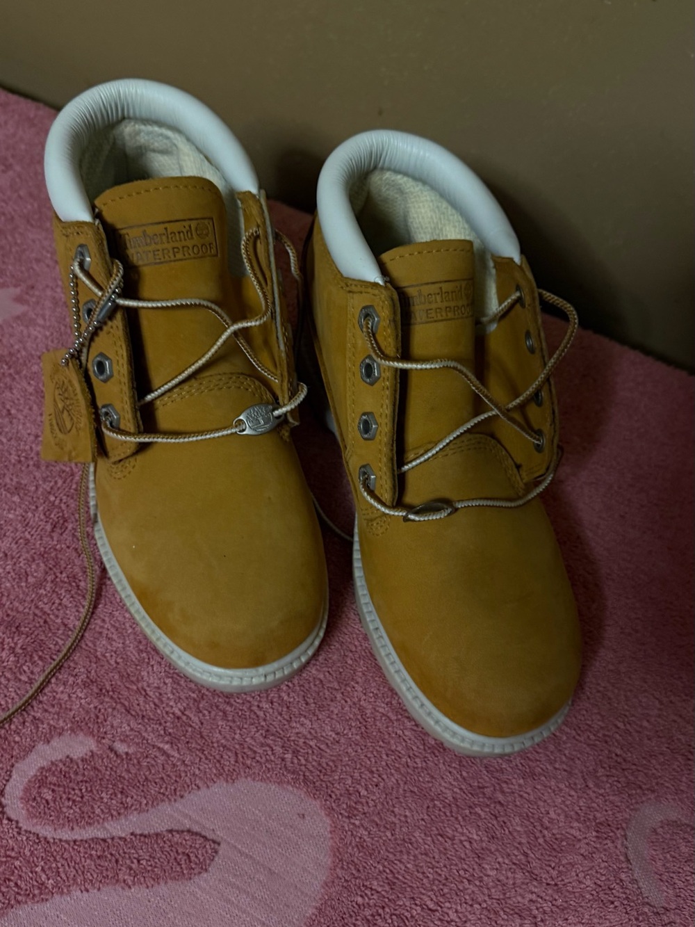 Timberland Kids Wheat Nubuck Lace-Up Boots with White Collar